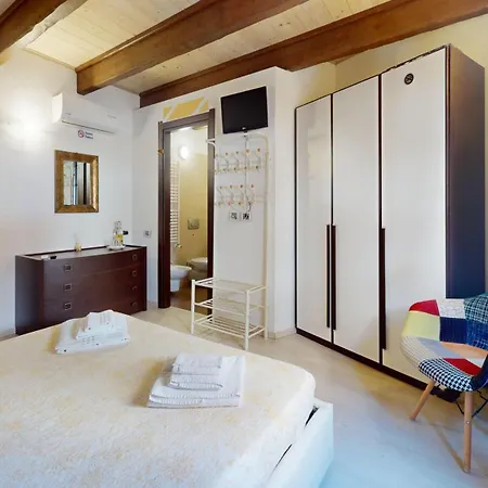 Bed & Breakfast Antico Centro Quartu 4*