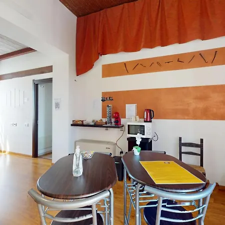 Antico Centro Quartu Bed & Breakfast 4*