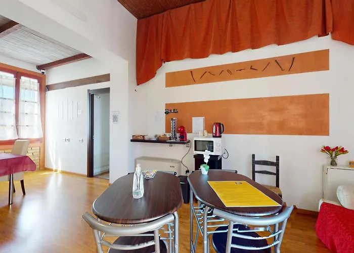 Antico Centro Quartu Bed & Breakfast 4*