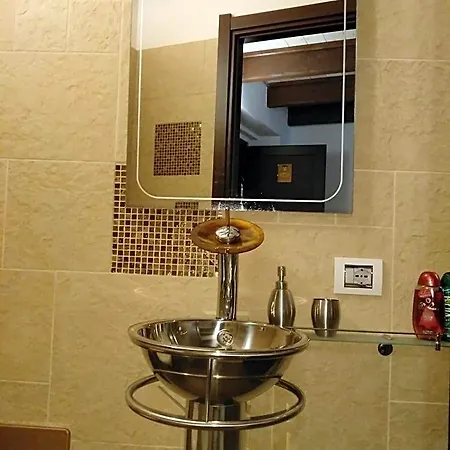 Antico Centro Quartu Bed and Breakfast 3*